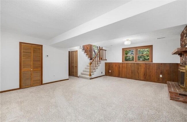 Building Photo - 85 Birkshire Dr