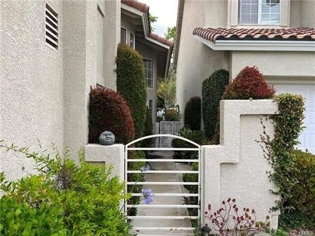 Building Photo - 9 Nutcracker Ln