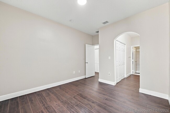 Building Photo - 732 SW 106th Ave