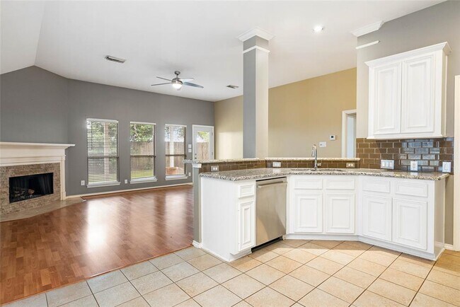 Building Photo - 21506 Willow Glade Dr