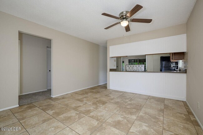 Building Photo - 927 E Millard Ct