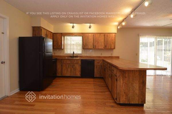 Building Photo - 1513 Highcrest Cir