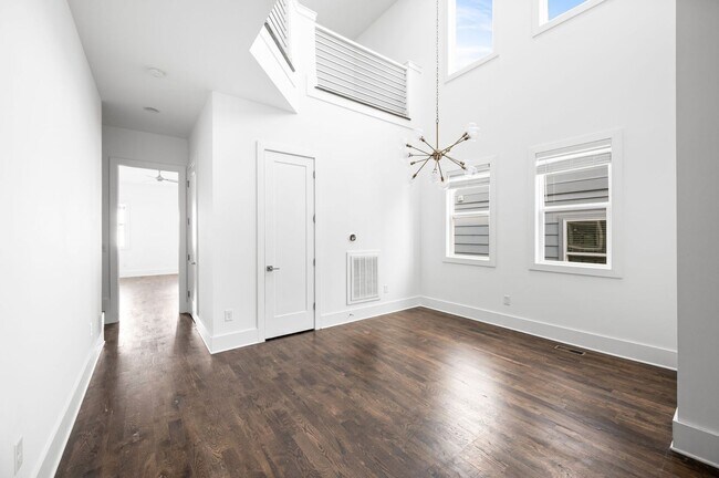Building Photo - Modern 3BR/3.5BA home in Sylvan Summit, ju...