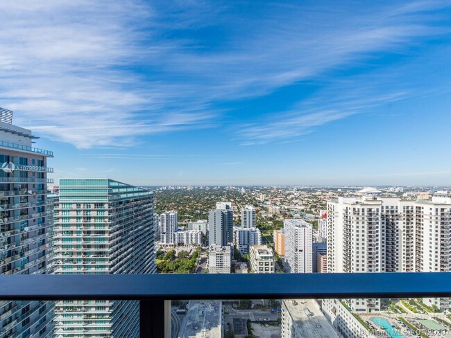 Building Photo - 1000 Brickell Plaza