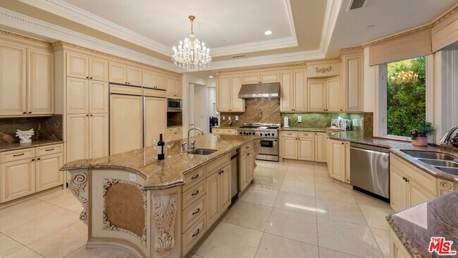 Building Photo - 1455 Robmar Dr