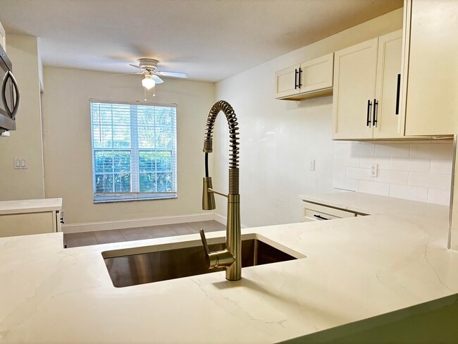 Building Photo - 5344 Edenwood Ln