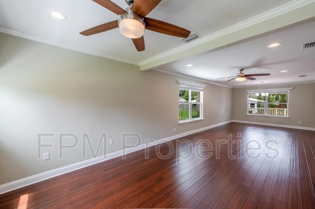 Building Photo - 4127 Shirley Ave