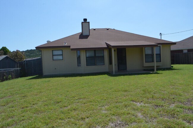 Building Photo - 113 Lariat Cir