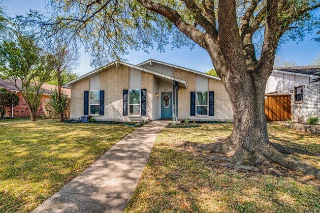 Building Photo - 2321 Norway Dr