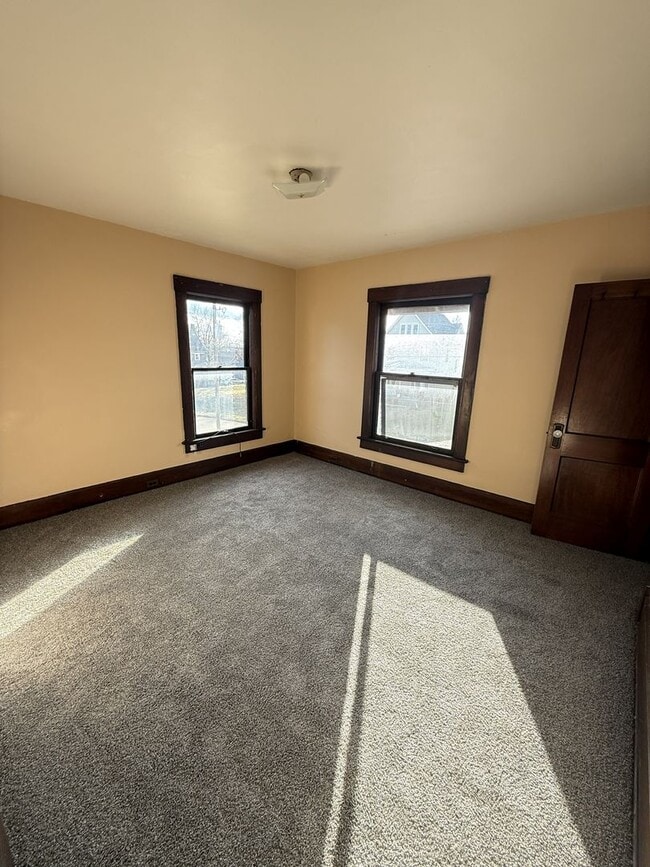 Building Photo - Very large 4 bedroom home for rent - Canton NW