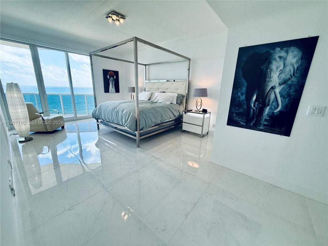 Building Photo - 3200 N Ocean Blvd