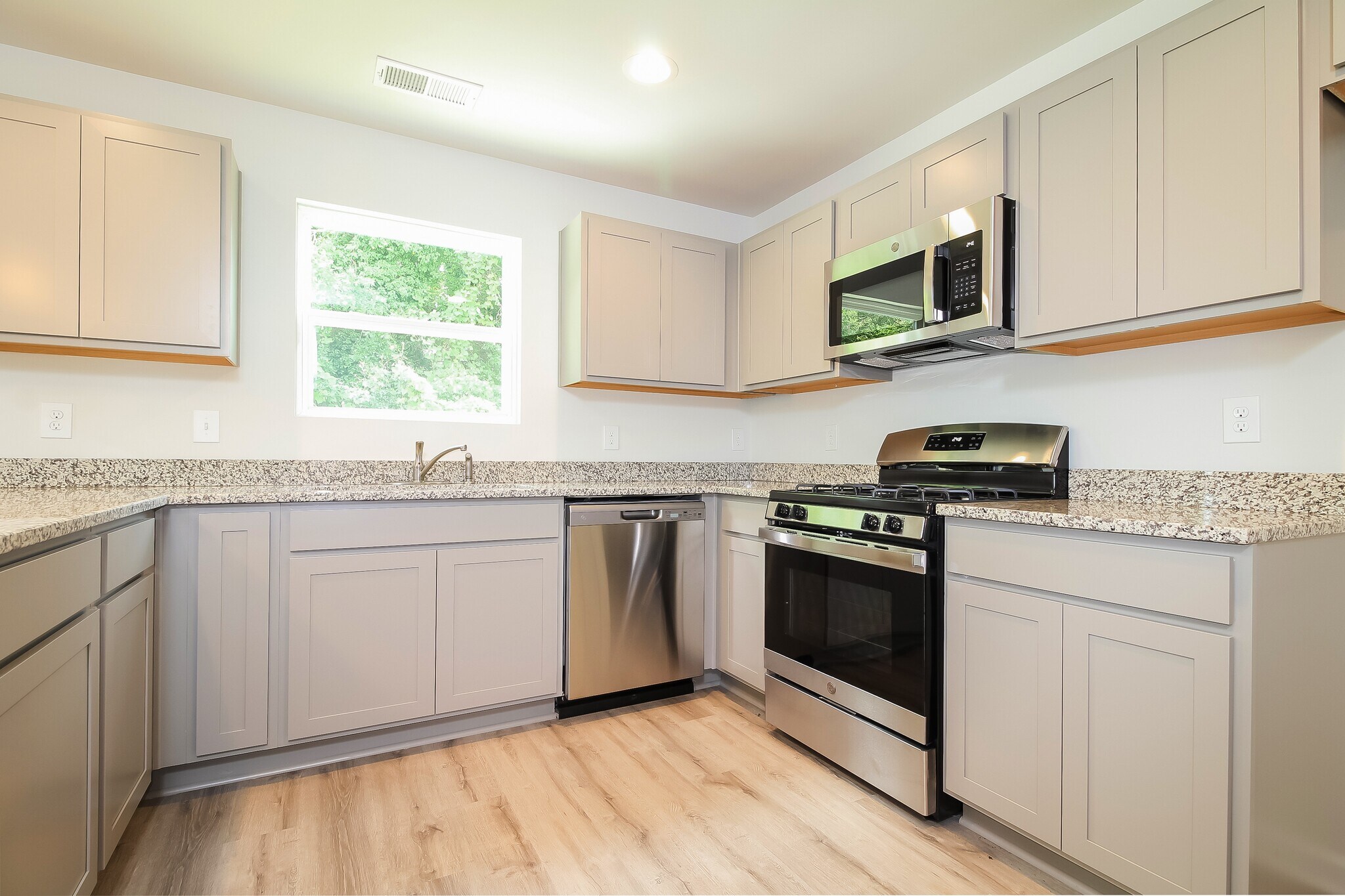 Building Photo - 210 Celebration Ave