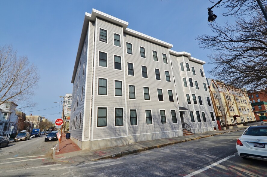 Building Photo - 33 Brookline St