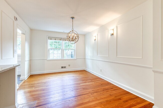 Building Photo - 132 Dumbarton Rd