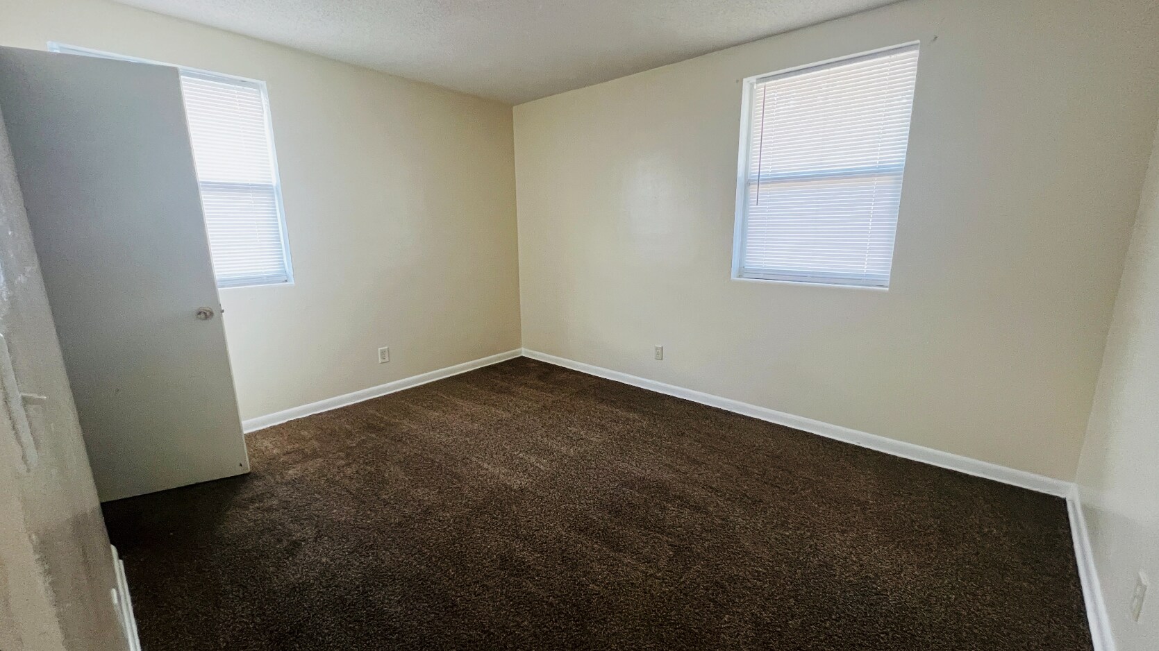 Building Photo - 2730 Hamilton Cir