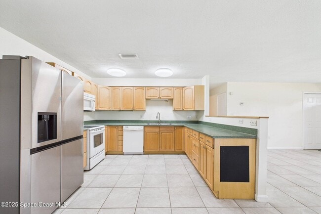 Building Photo - 4339 Plompton Dr