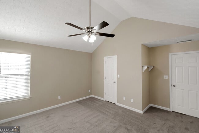 Building Photo - 123 Willow Springs Ln