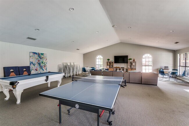Building Photo - 3008 Zenia Dr