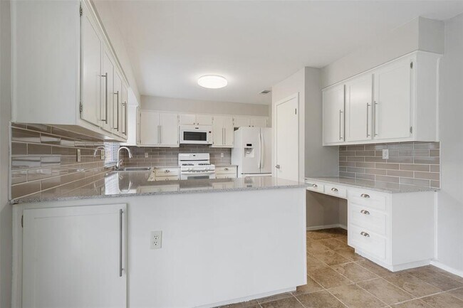 Building Photo - 12302 Eagle Rock Cove