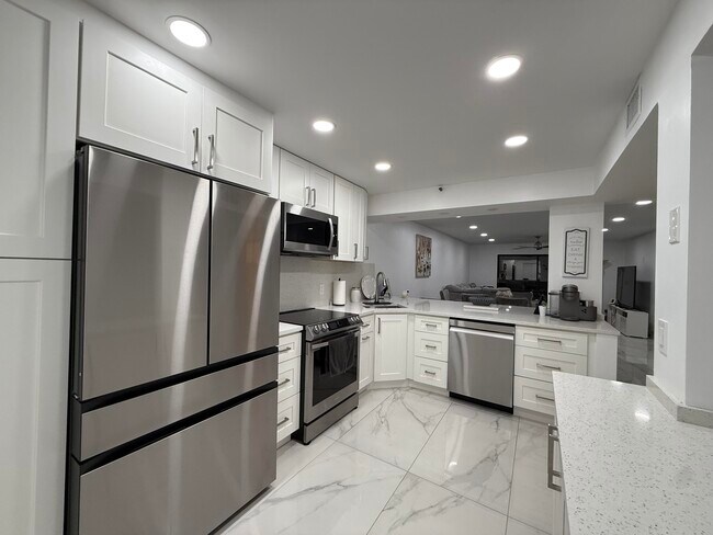 Building Photo - 14476 Amberly Ln