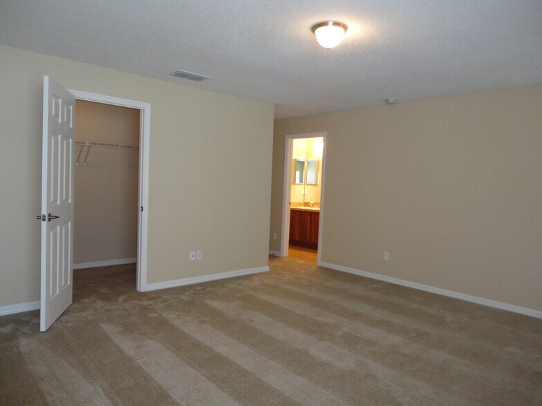 Building Photo - 2705 Bullion Loop