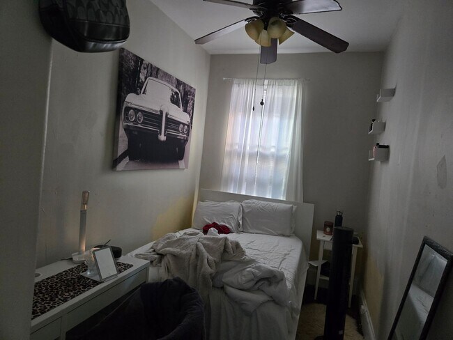 Building Photo - NO BROKER FEE!!!   MISSION HILL 5 BED/2 BATH WITH IN-UNIT LAUNDRY!!