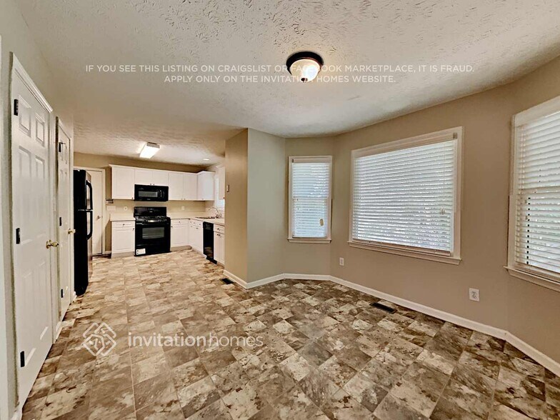 Building Photo - 135 Vantage Point