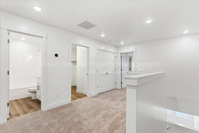 Building Photo - 1041 N 200 W