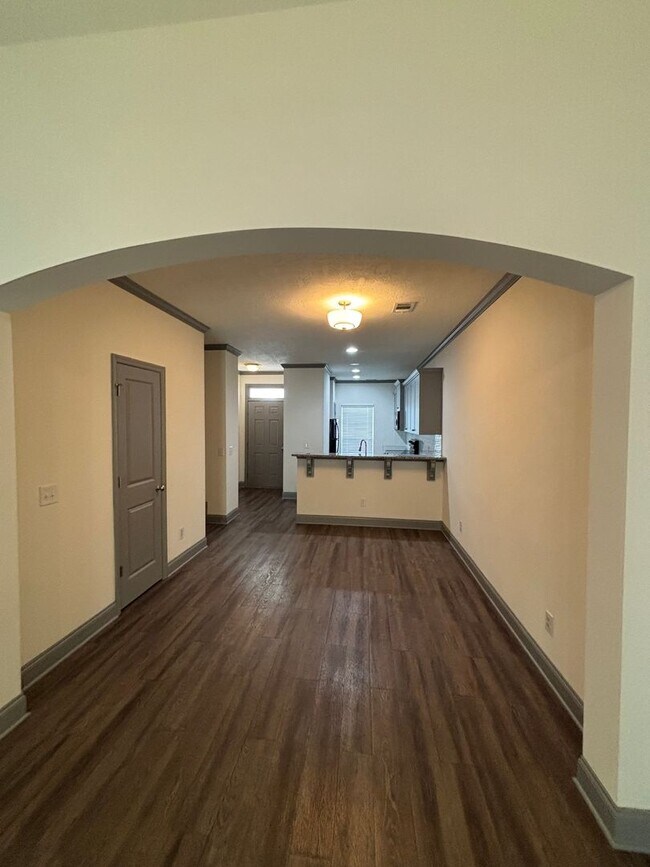 Building Photo - 703 Buddy Ct