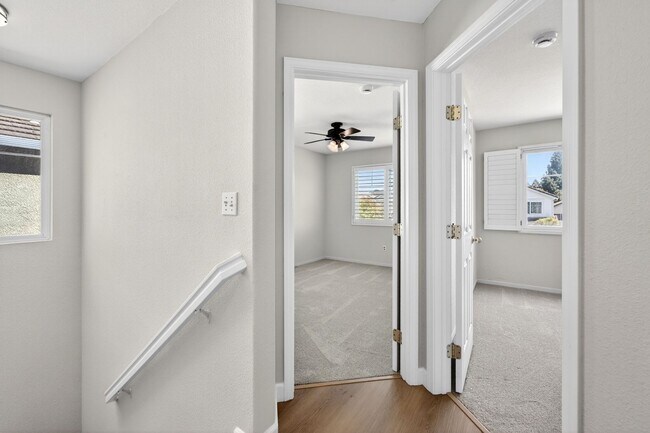 Building Photo - Renovated Court Location Beauty – Spacious 4BD Home Near Pleasant Hill!