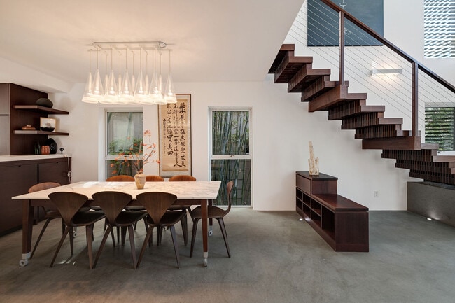 Building Photo - 27 Driftwood St