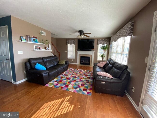 Building Photo - 45 S Strawberry Hill Dr