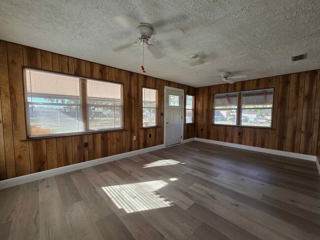 Building Photo - Two Bedroom Home with Large Fenced-in Yard