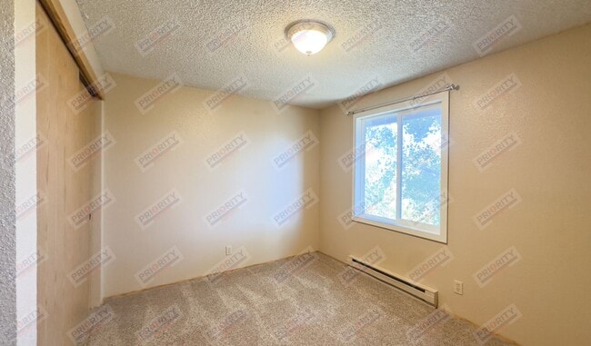 Building Photo - Townhouse in Westover