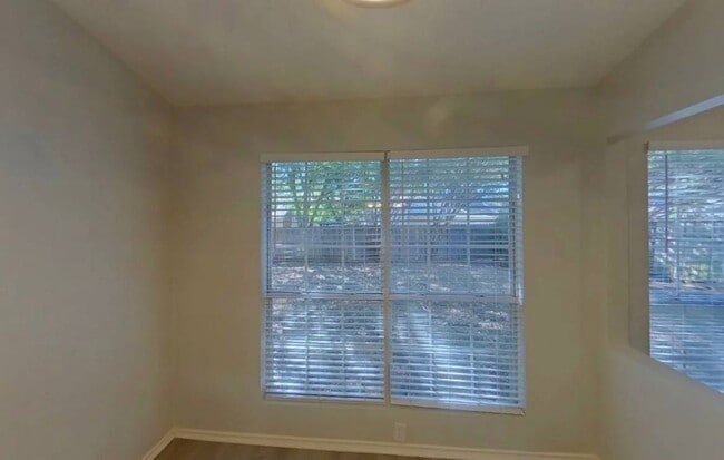 Building Photo - 2604 Country Creek Ln