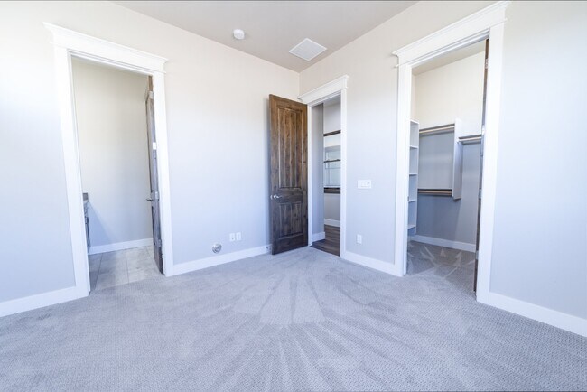 Building Photo - Stunning 3 Bed, 2.5 Bath Prescott Home wit...