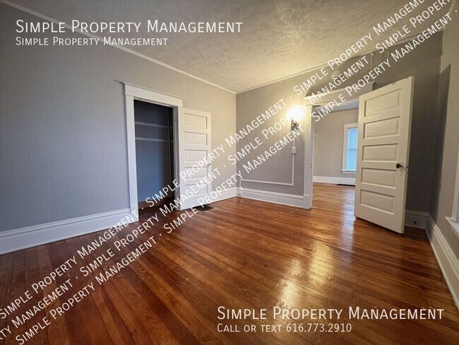 Building Photo - 1036 Lafayette Ave NE