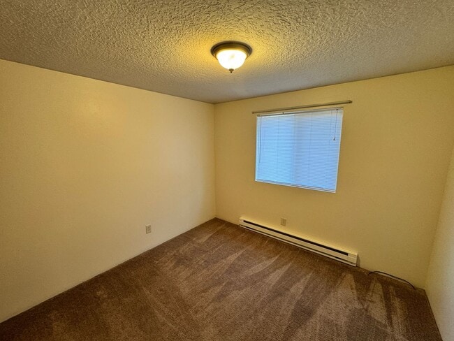 Building Photo - Charming 3-Bedroom SE Portland Home – Fully Fenced Yard - Video attached