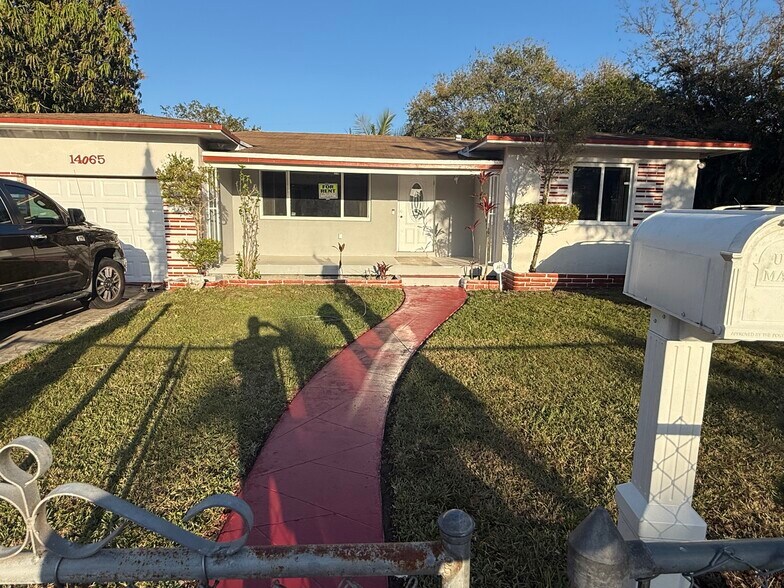 Building Photo - 14065 NE 16th Ave