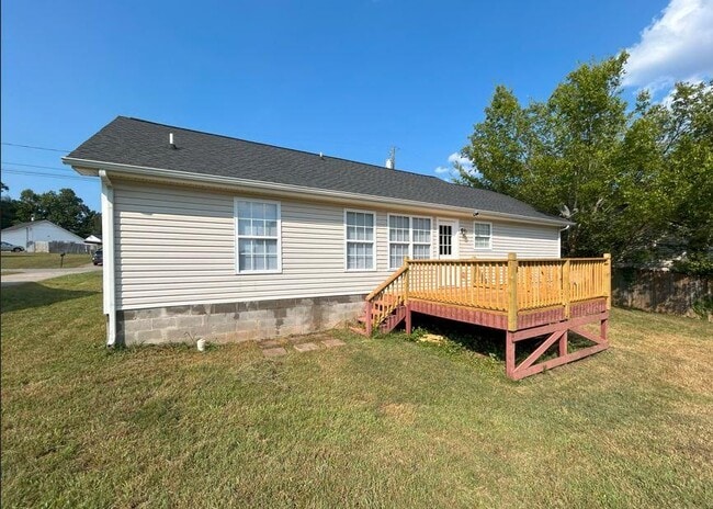 Building Photo - 402 Faulkner Dr