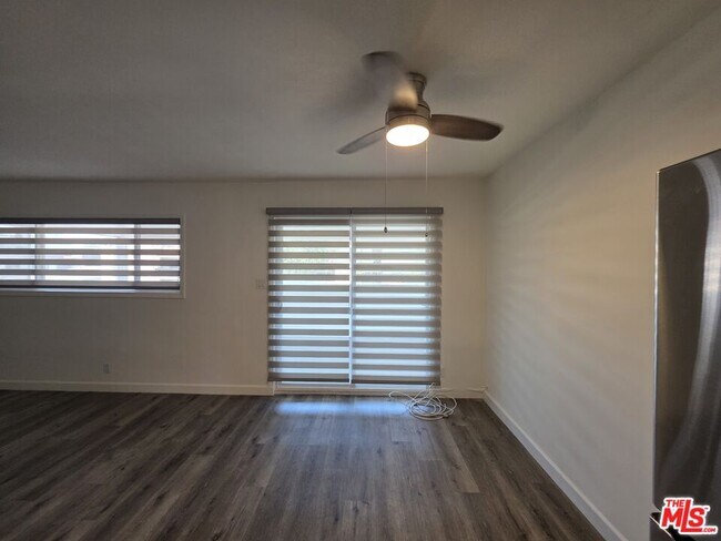 Building Photo - 10734 Palms Blvd
