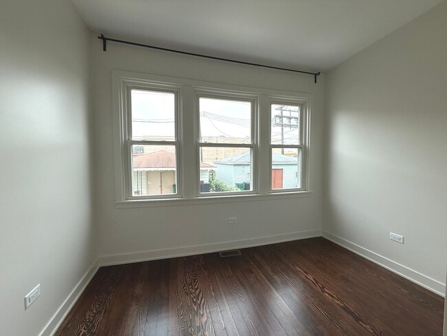 Building Photo - 1218 Maple Ave