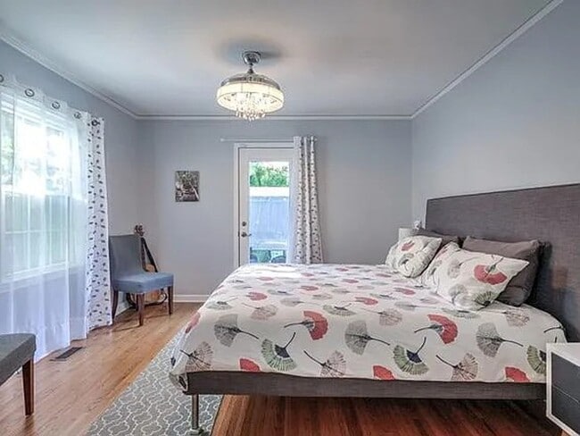 Building Photo - Midtown home for rent, 5 bed 3 full baths
