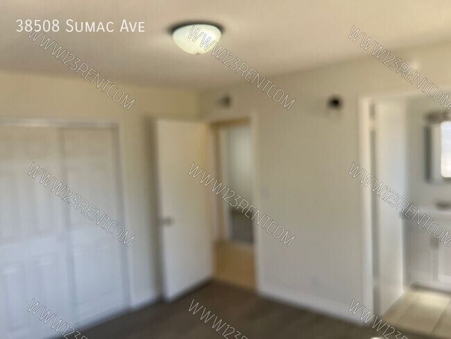 Building Photo - 38508 Sumac Ave