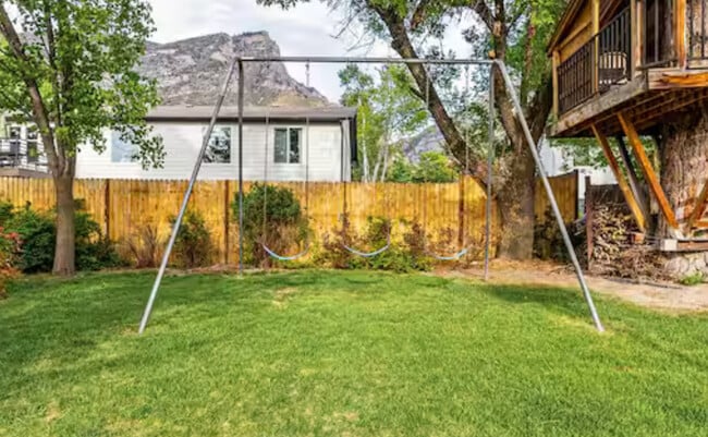 Building Photo - BEREA POPERTY ( PRIVATE)