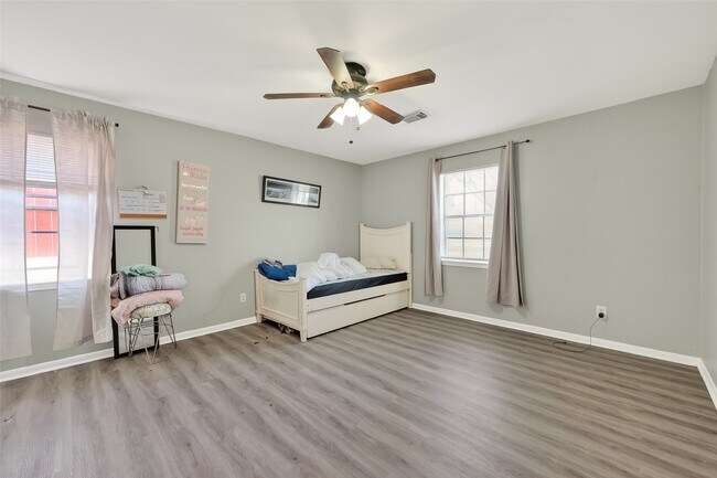 Building Photo - 12211 Chimney Rock Rd