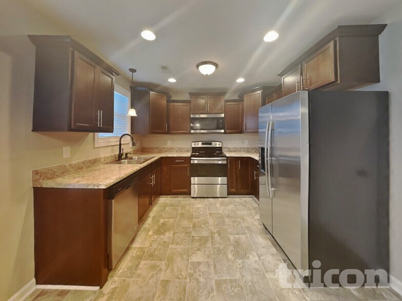 Building Photo - 1195 Belvoir Ln