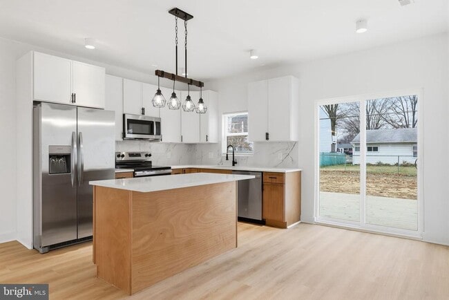 Building Photo - 65 Oaktree Dr