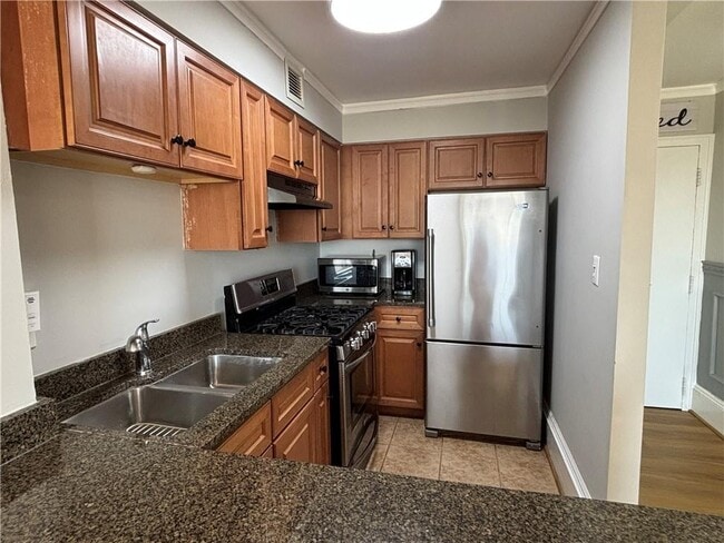 Building Photo - 2479 Peachtree Rd NE