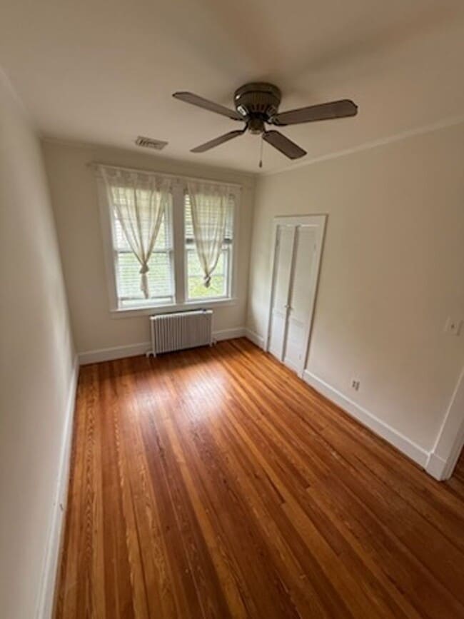 Building Photo - Georgetown Row Home For Rent!
